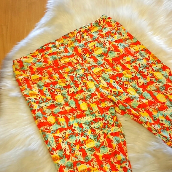 LulaRoe Floral Printed Leggings- T&C-#1558+ - Picture 9 of 10